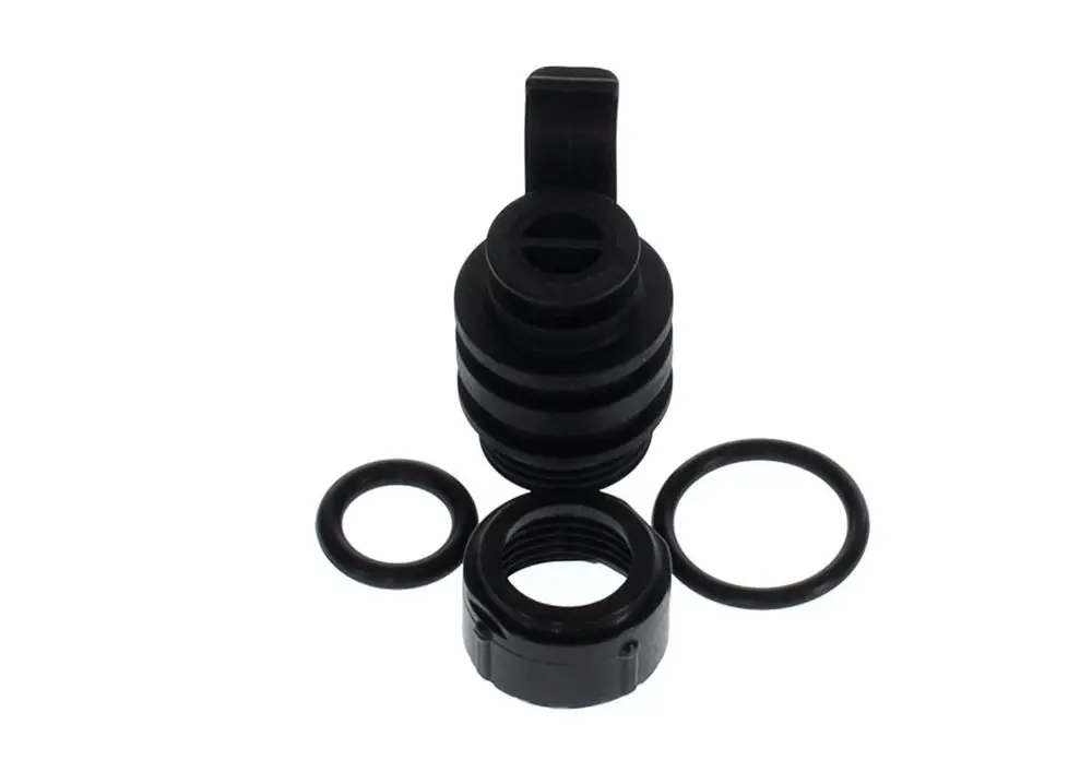 Schwarzer Adapter mit mehreren Dichtungen und Ringen, wahrscheinlich für einen Strömungsfühler von Bosch. Teile sind deutlich sichtbar angeordnet.